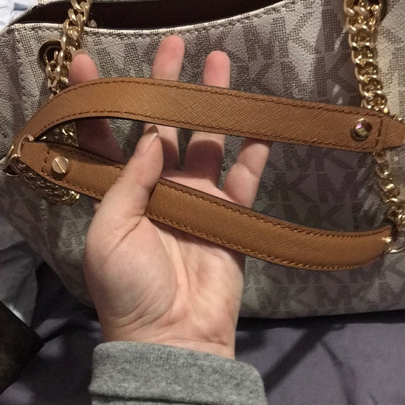 - Michael Kors bag - Picture 6 of 6